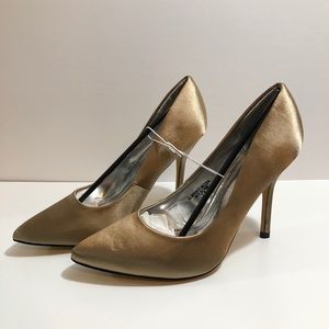 NWT Champagne Satin Pointy Toe Stiletto Pump